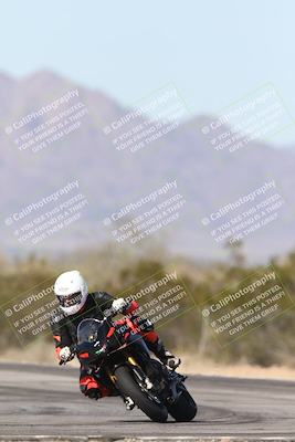 media/Dec-01-2025-Moto Forza (Mon) [[2daa91e15f]]/2-Intermediate Group/Session 3 (Turn 3)/